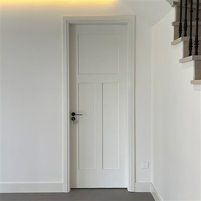 3パネル、ホワイトプライムドア付き